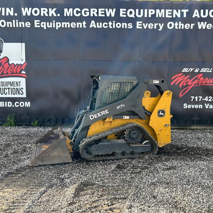2018 DEERE 317G