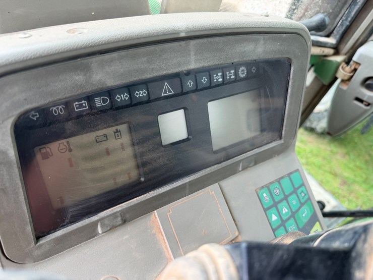 2005-fendt-818-image-31