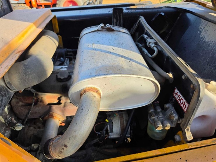 jcb-520-image-14