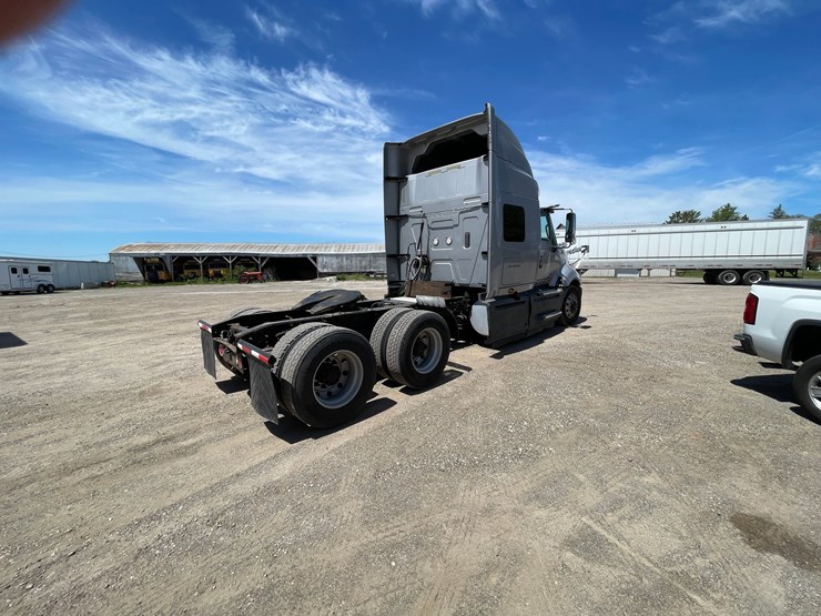 #304-•-2016-international-semi-tractor-(has-wi-title)-(denmark,wi)-image-5