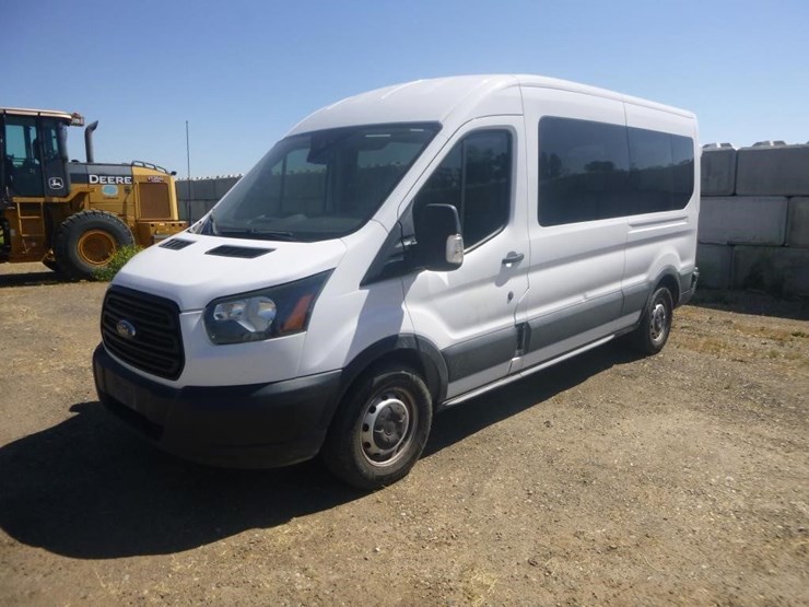 2019-ford-transit-image-2