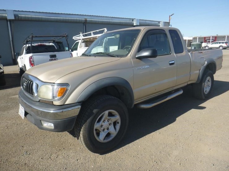 2003-toyota-tacoma-image-1