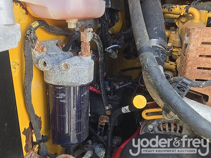2018-caterpillar-262d-image-29