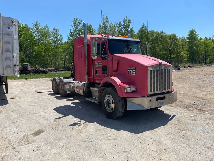 2004-kenworth-t800-image-3