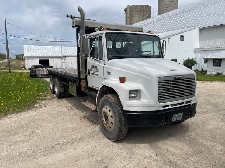 2002-freightliner-fl80-image-3