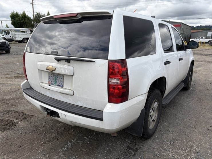 2010-chevrolet-tahoe-image-4