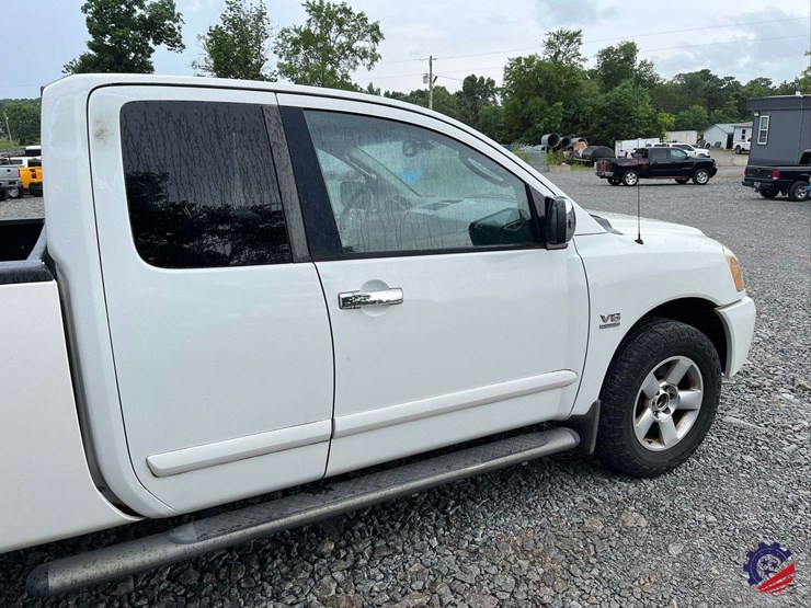 2004-nissan-titan-image-20