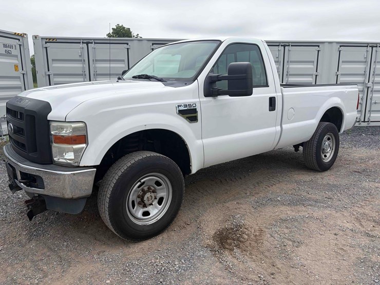 2010-ford-f350-xl-image-1