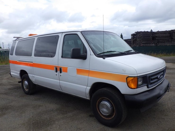 2006-ford-econoline-350-image-3