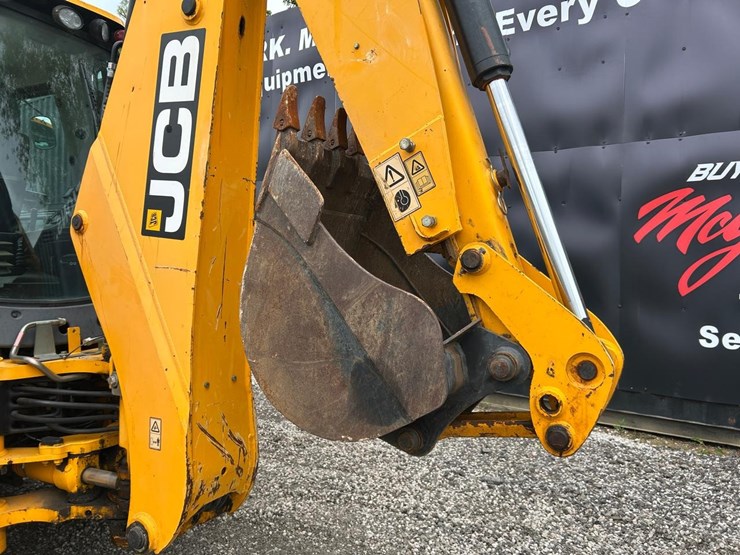 jcb-4cx-image-16