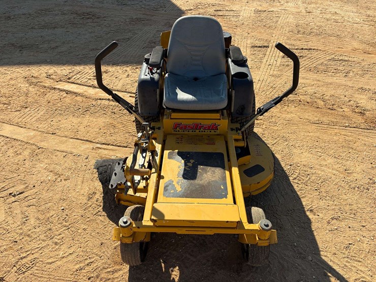 hustler-fastrack-42"-super-duty-zero-turn-mower-image-5
