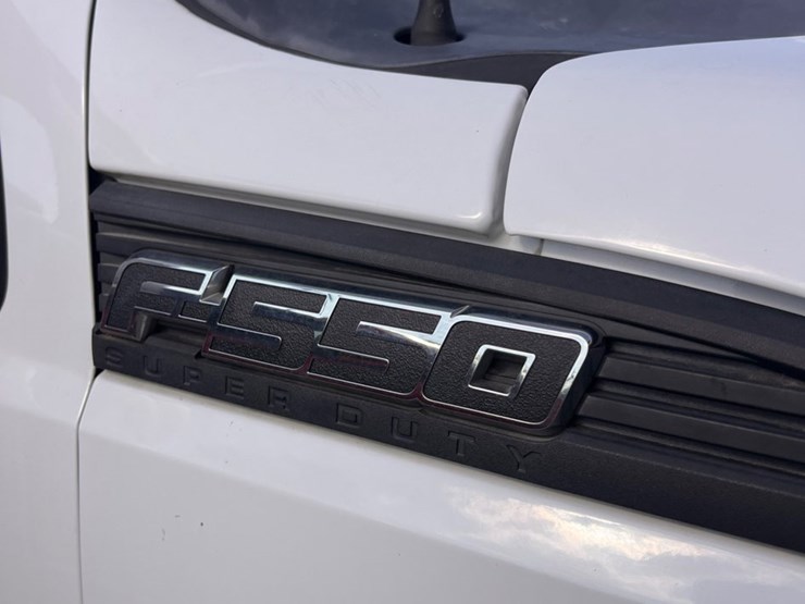 2015-ford-f550-image-13