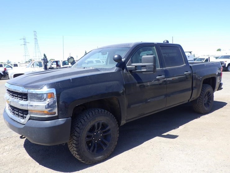 2017-chevrolet-1500-image-2