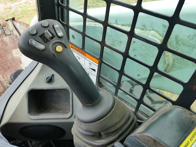 2014-bobcat-s770-image-13