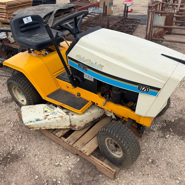 CUB CADET 1020