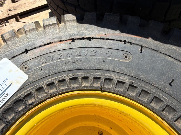 john-deere-gator-image-2