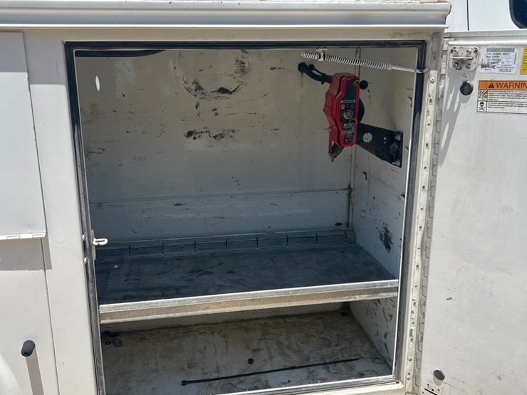 2019-ford-f350-image-16