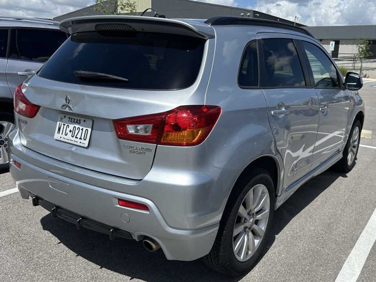 2011-mitsubishi-outlander-image-6