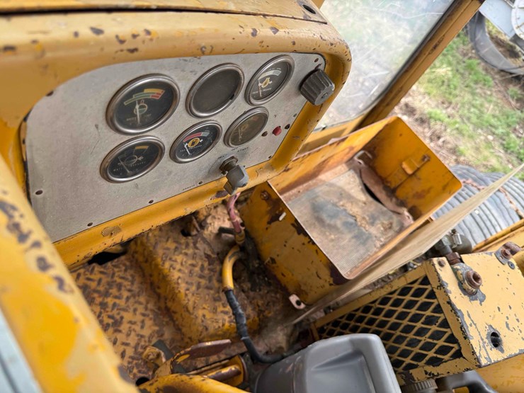 caterpillar-d7f-image-22