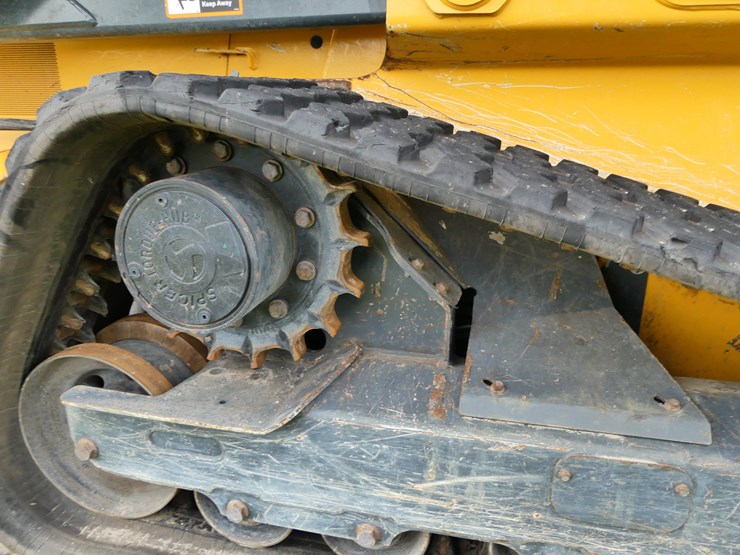 2023-deere-331g-image-6