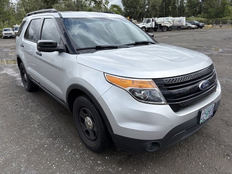 2015-ford-explorer-image-2