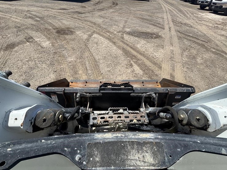 2021-bobcat-s590-image-23