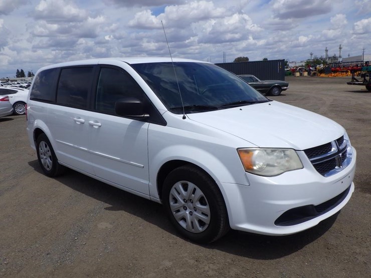 2015-dodge-grand-caravan-image-2