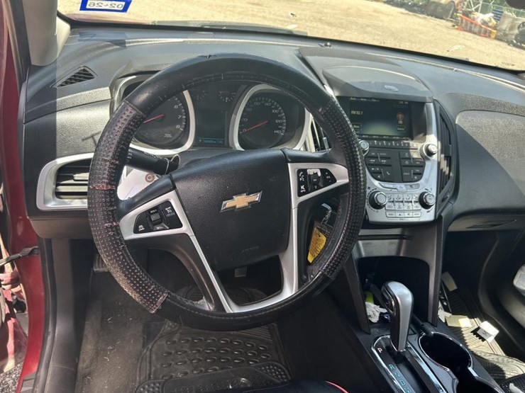 2012-chevrolet-equinox-lt-image-13