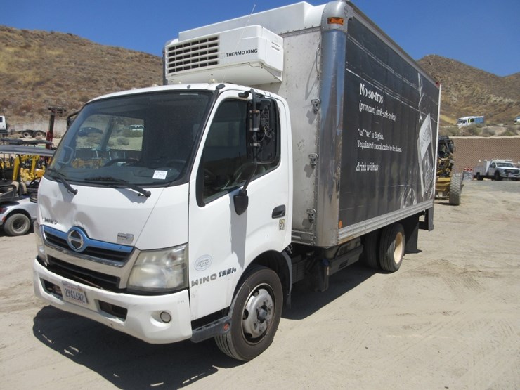 2015-hino-195h-image-1