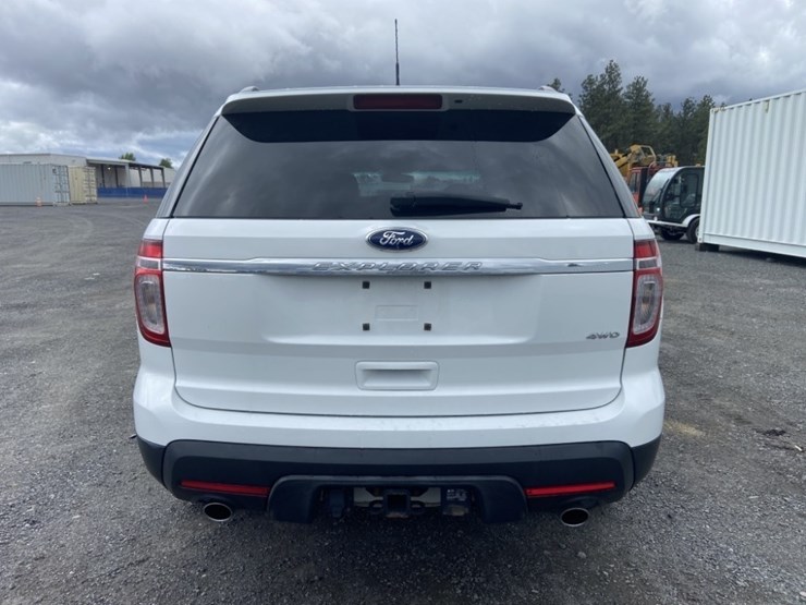 2013-ford-explorer-image-4