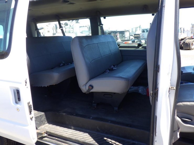 2000-ford-econoline-350-image-8
