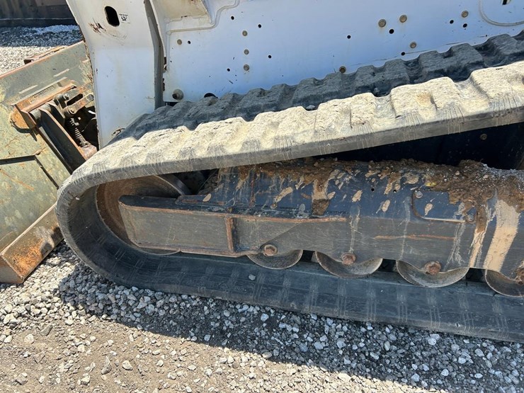 2022-bobcat-t770-image-17