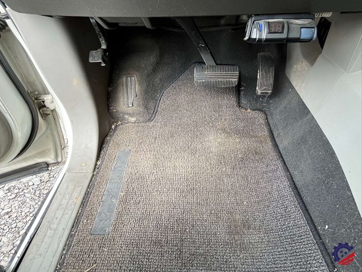 2004-nissan-titan-image-52