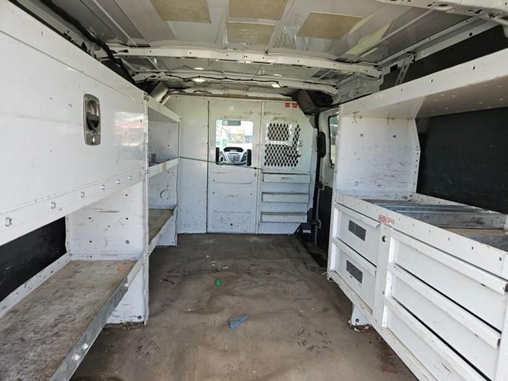 2017-ford-cargo-image-16