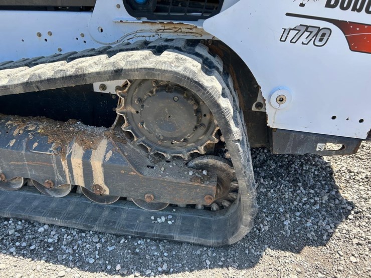 2022-bobcat-t770-image-18