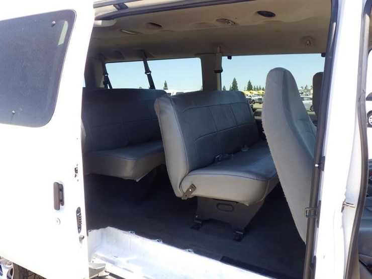 2008-ford-econoline-350-image-7
