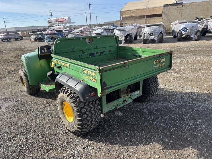 john-deere-gator-image-4
