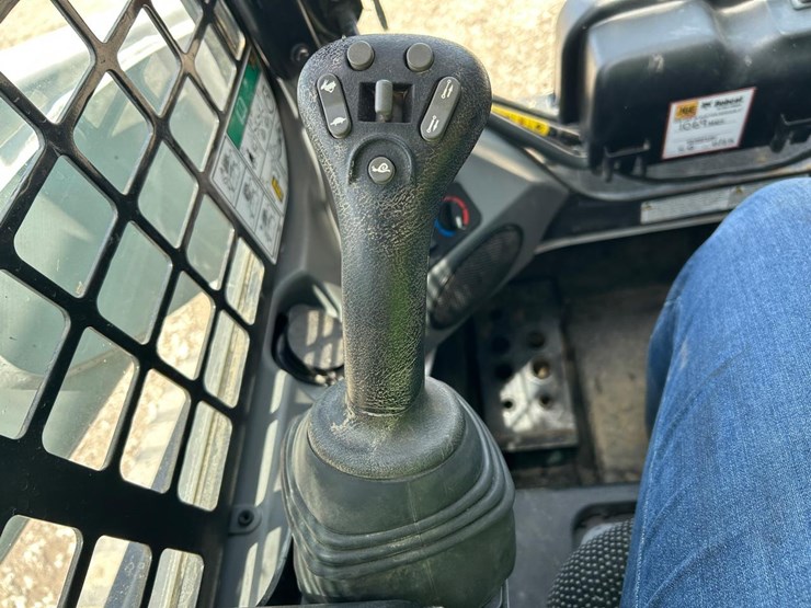 2024-bobcat-t770-image-26