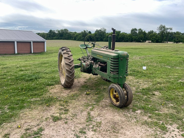 john-deere-b-image-1