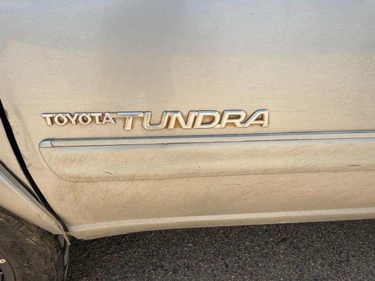 2004-toyota-tundra-image-14