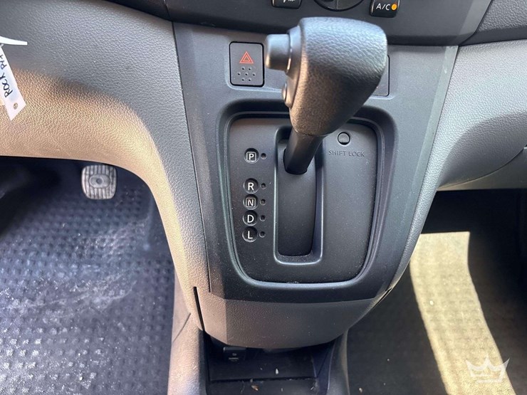 2017-nissan-nv200-image-18