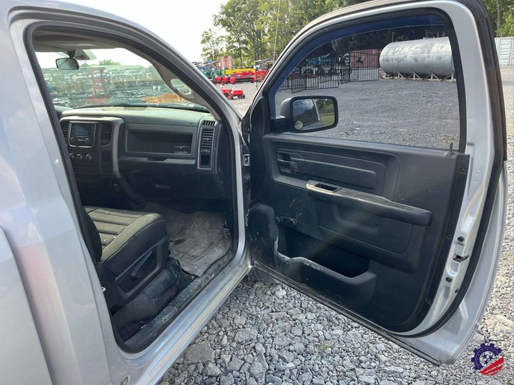 2017-dodge-1500-image-40