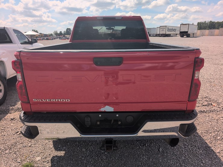 2020-chevrolet-silverado-2500hd-image-11