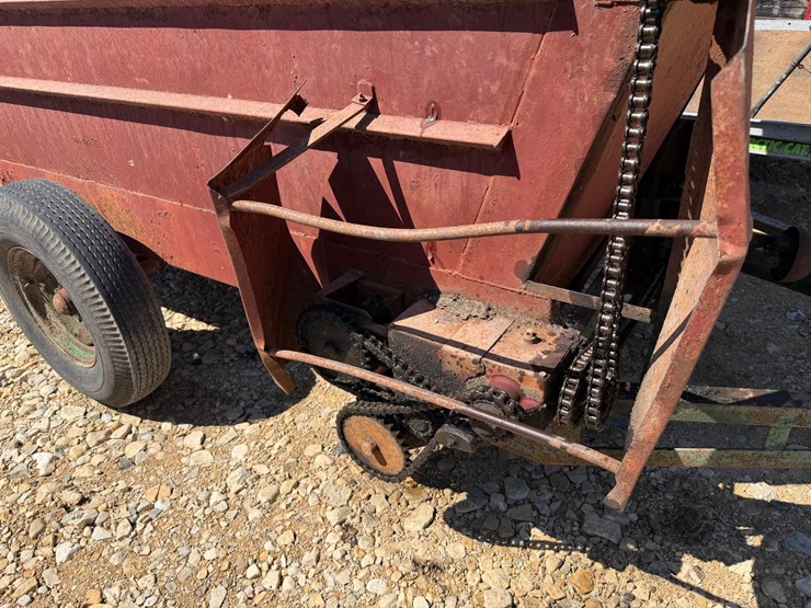#5442-•-kelly-ryan-feeder-wagon-image-5
