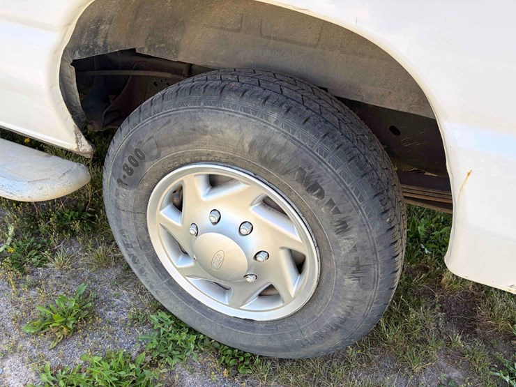 2013-ford-e250-image-9
