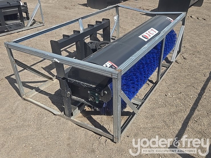 unused-jct-84"-angle-broom-to-suit-skidsteer-image-7
