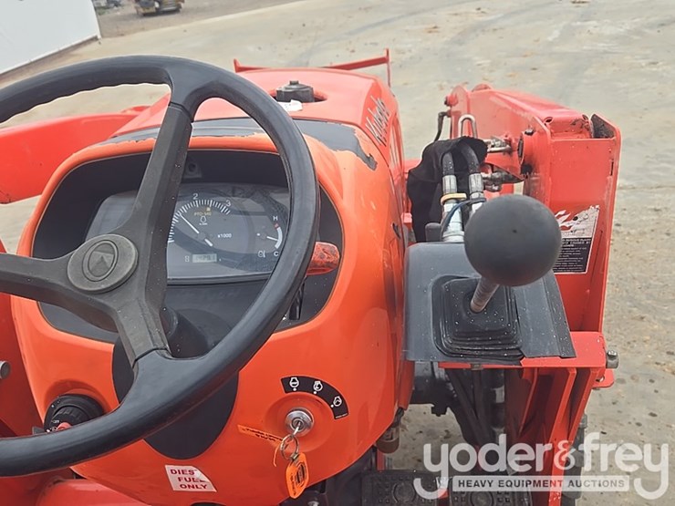 2019-kubota-l3901d-image-44