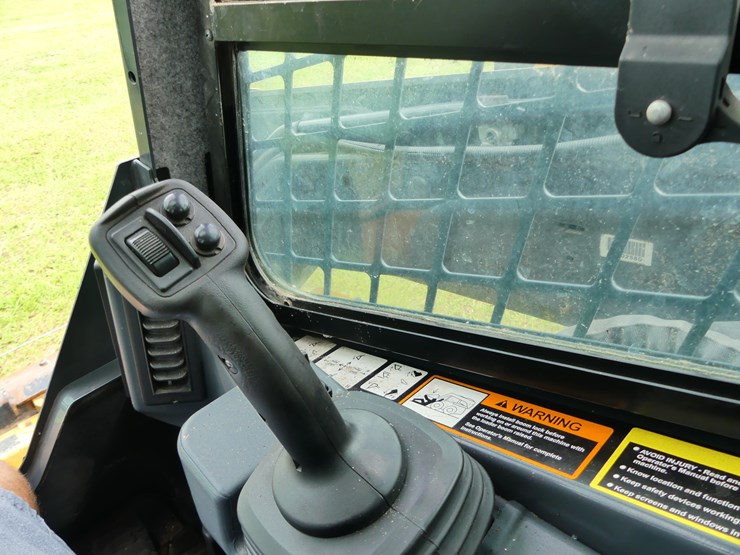2023-deere-331g-image-15