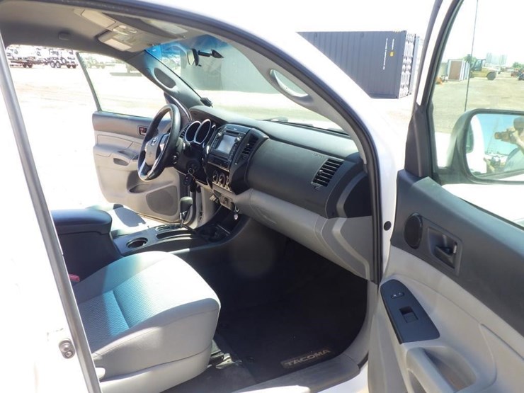 2013-toyota-tacoma-image-6