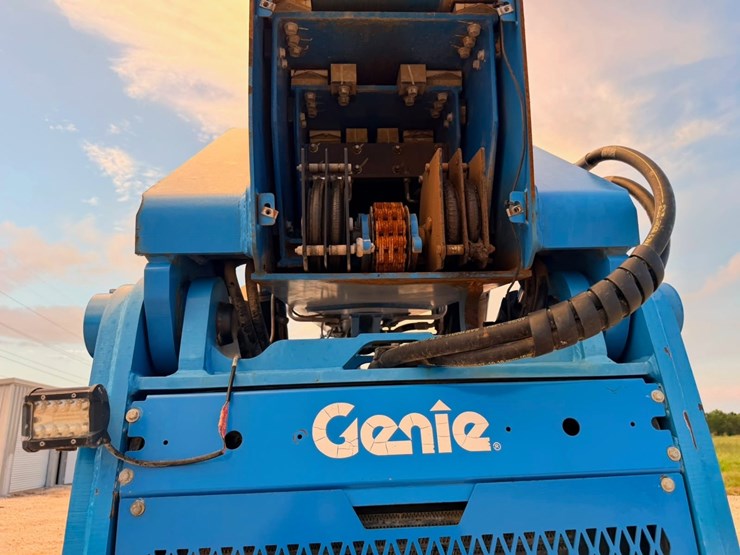 2019-genie-gth1056-image-14